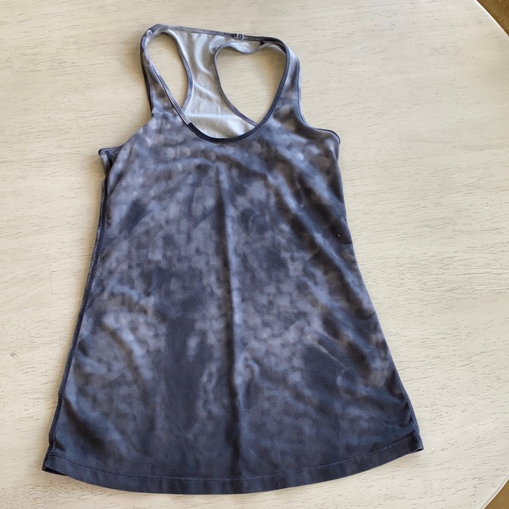 Lululemon gray and white tie dye racer back tank.